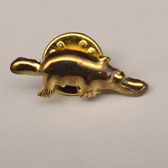 Duck Billed Platypus Gold Tone Metal Lapel Pin Brooch Badge - Picture 5 of 5